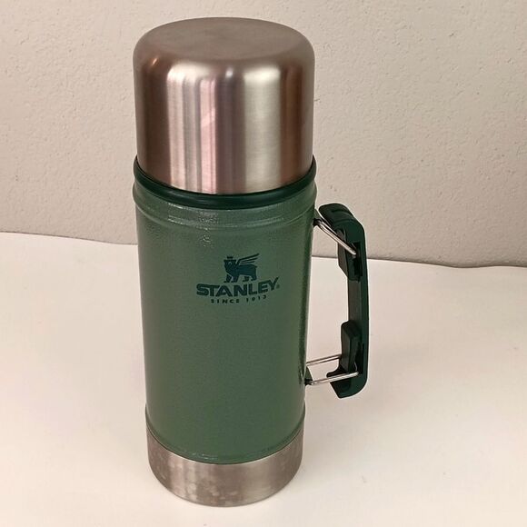 Stanley Vacuum insulated green stainless steel hot cold wide mouth cup/bottle - Picture 1 of 9